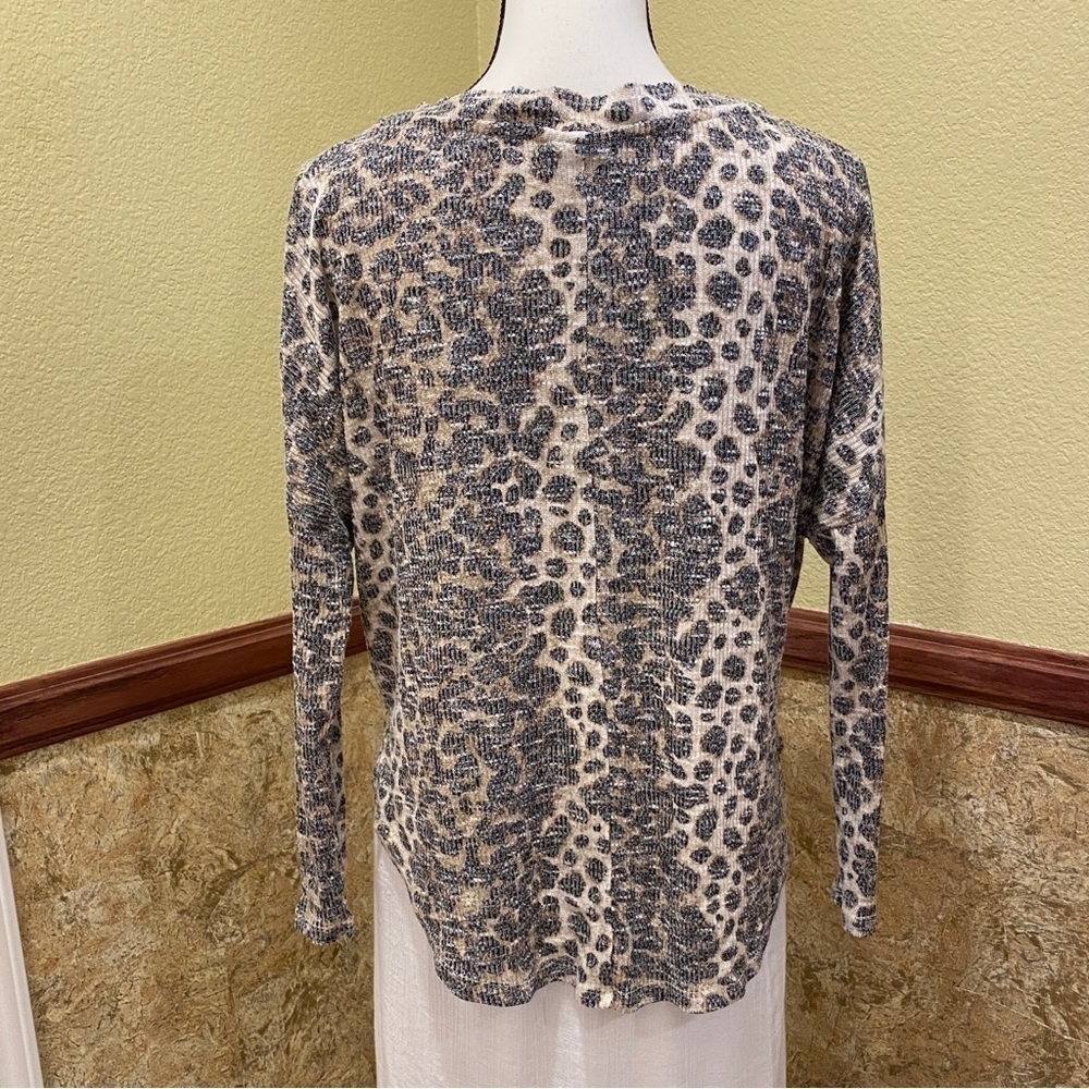 Bobeau Top Tie Front Animal Print Thermal Stretch Blouse Shirt Long Slv Sz Small - Picture 2 of 11